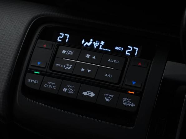 Honda Stepwgn V с пробегом 2016 года, цена 1 990 046 рублей, 69205 км, минивэн, Автокод Объявления
