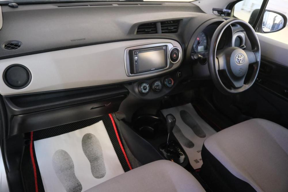 Toyota Vitz III (XP130) Омск  - изображение 17