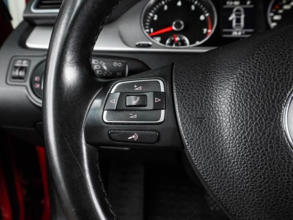 Volkswagen Passat B7 с пробегом 2012 года, цена 979 000 рублей, 215529 км, седан, Автокод Объявления