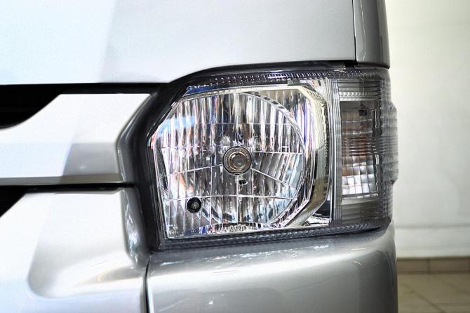 Toyota HiAce H200 Рестайлинг с пробегом 2014 года, цена 3 350 000 рублей, 127500 км, минивэн, Автокод Объявления