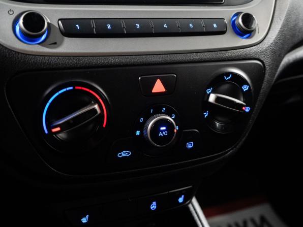 Hyundai Solaris II с пробегом 2017 года, цена 1 329 500 рублей, 83209 км, седан, Автокод Объявления