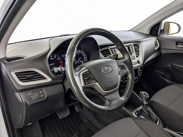 Hyundai Solaris II с пробегом 2020 года, цена 1 225 000 рублей, 142535 км, седан, Автокод Объявления