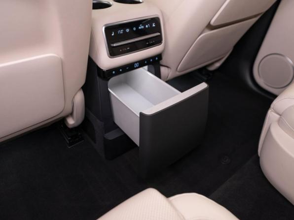 Li Auto (Lixiang) L9 I с пробегом 2023 года, цена 6 490 000 рублей, 38020 км, внедорожник, Автокод Объявления