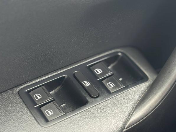 Volkswagen Polo V Рестайлинг с пробегом 2017 года, цена 879 000 рублей, 169891 км, седан, Автокод Объявления