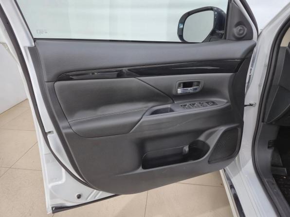Mitsubishi Outlander III Рестайлинг 3 с пробегом 2022 года, цена 2 950 000 рублей, 906 км, внедорожник, Автокод Объявления