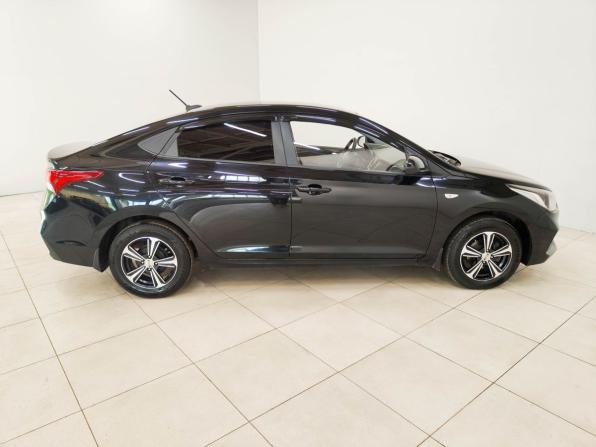Hyundai Solaris II с пробегом 2018 года, цена 1 230 000 рублей, 74725 км, седан, Автокод Объявления