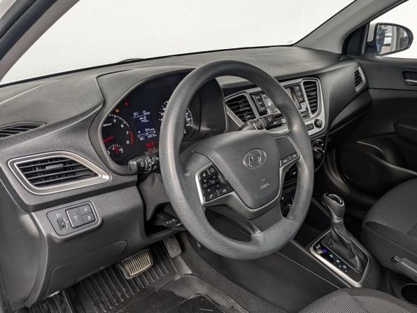 Hyundai Solaris II Рестайлинг с пробегом 2022 года, цена 1 550 000 рублей, 52313 км, седан, Автокод Объявления