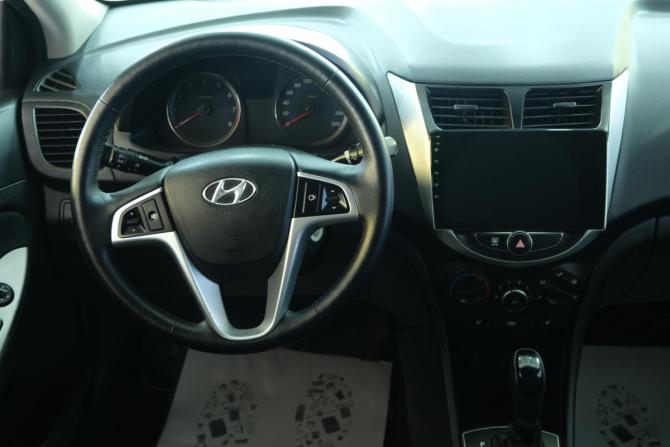 Hyundai Solaris I Рестайлинг с пробегом 2015 года, цена 979 000 рублей, 92000 км, седан, Автокод Объявления