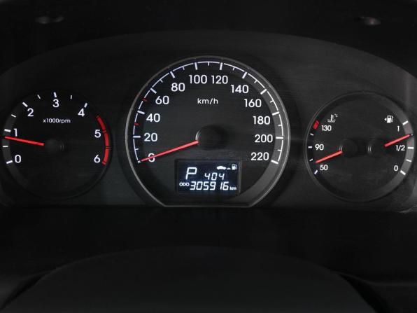 Hyundai H-1 II Рестайлинг с пробегом 2016 года, цена 2 259 000 рублей, 305916 км, минивэн, Автокод Объявления