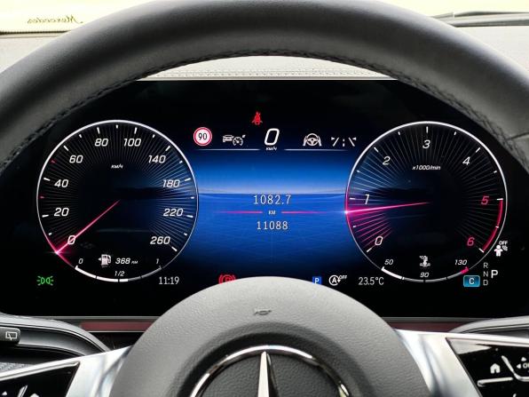 Mercedes-Benz V-Класс III (W447) Рестайлинг 2 с пробегом 2025 года, цена 13 800 000 рублей, 11088 км, минивэн, Автокод Объявления