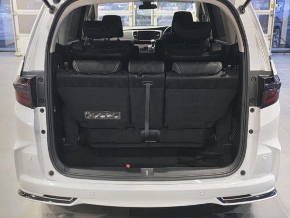 Honda Odyssey V Рестайлинг с пробегом 2017 года, цена 2 400 000 рублей, 159306 км, минивэн, Автокод Объявления