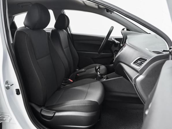 Hyundai Solaris II с пробегом 2018 года, цена 1 359 000 рублей, 51231 км, седан, Автокод Объявления