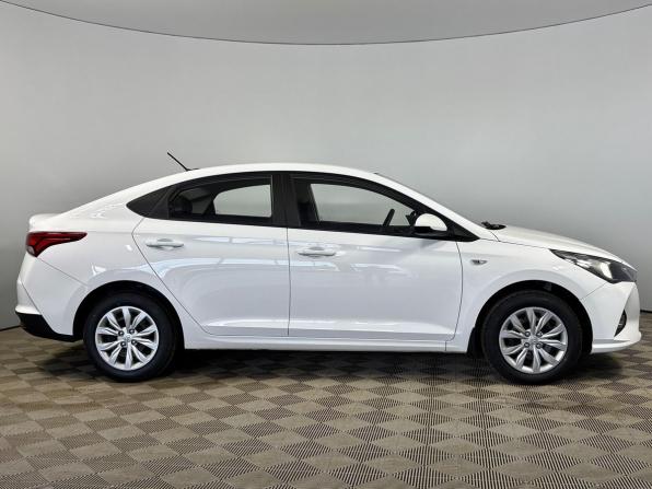 Hyundai Solaris II Рестайлинг с пробегом 2021 года, цена 1 699 000 рублей, 100087 км, седан, Автокод Объявления
