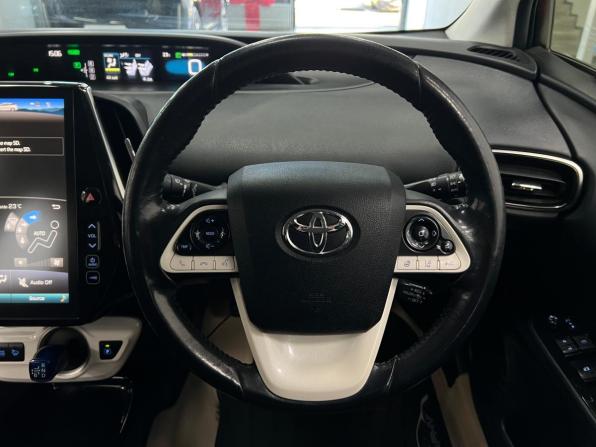 Toyota Prius IV Рестайлинг (XW50) с пробегом 2018 года, цена 2 310 000 рублей, 98150 км, лифтбек, Автокод Объявления