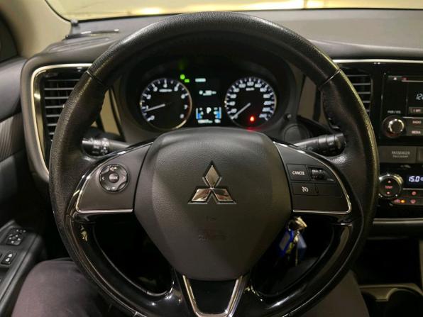 Mitsubishi Outlander III Рестайлинг 2 с пробегом 2015 года, цена 1 815 000 рублей, 139415 км, внедорожник, Автокод Объявления