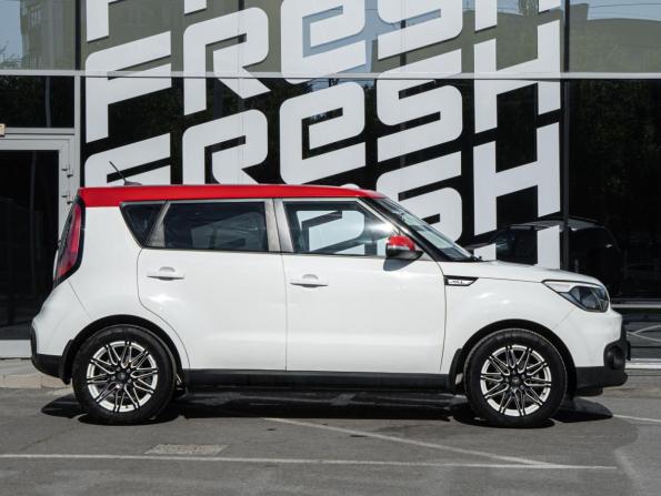 Kia Soul II Рестайлинг с пробегом 2018 года, цена 1 750 000 рублей, 101575 км, хэтчбек, Автокод Объявления
