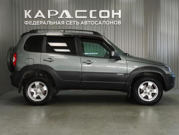 Chevrolet Niva I Рестайлинг с пробегом 2018 года, цена 740 000 рублей, 106500 км, внедорожник, Автокод Объявления