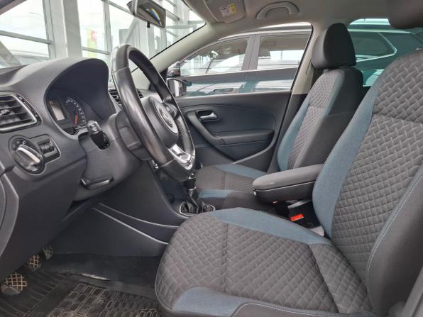 Volkswagen Polo V Рестайлинг с пробегом 2019 года, цена 1 245 000 рублей, 112936 км, седан, Автокод Объявления