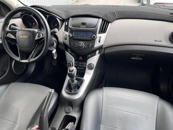 Chevrolet Cruze I Рестайлинг с пробегом 2013 года, цена 690 000 рублей, 240000 км, хэтчбек, Автокод Объявления