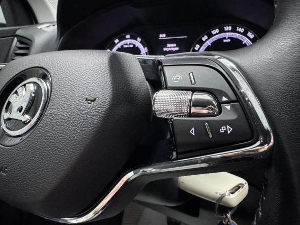 Skoda Karoq I с пробегом 2021 года, цена 1 733 000 рублей, 204960 км, внедорожник, Автокод Объявления
