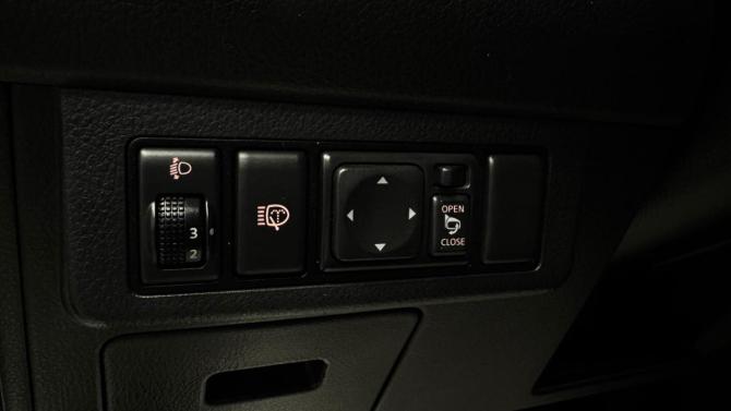 Nissan Tiida I Рестайлинг с пробегом 2012 года, цена 720 000 рублей, 151015 км, хэтчбек, Автокод Объявления