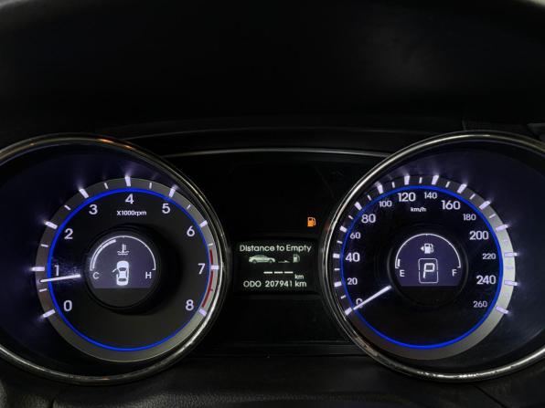 Hyundai Sonata VI (YF) с пробегом 2010 года, цена 1 067 000 рублей, 207800 км, седан, Автокод Объявления