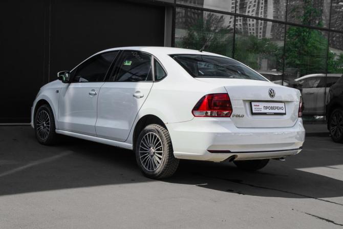 Volkswagen Polo V Рестайлинг с пробегом 2016 года, цена 1 075 000 рублей, 134988 км, седан, Автокод Объявления