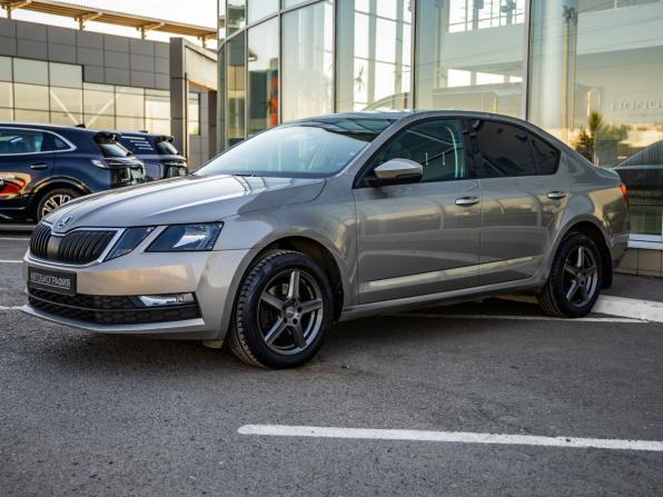 Skoda Octavia III (A7) Рестайлинг с пробегом 2017 года, цена 1 409 000 рублей, 163959 км, лифтбек, Автокод Объявления