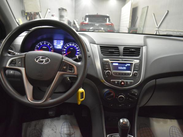 Hyundai Solaris I Рестайлинг с пробегом 2016 года, цена 959 000 рублей, 119000 км, седан, Автокод Объявления