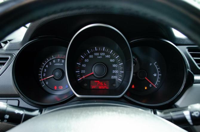 Kia Rio III Рестайлинг с пробегом 2016 года, цена 1 088 000 рублей, 82500 км, седан, Автокод Объявления