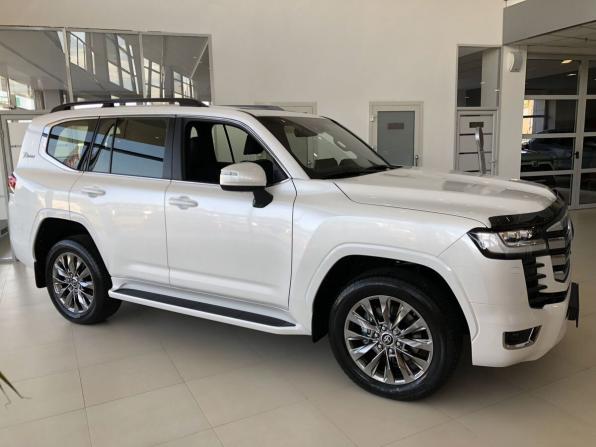 Новый Toyota Land Cruiser 300 Series 2021 года, цена 63 000 рублей, внедорожник, Автокод Объявления