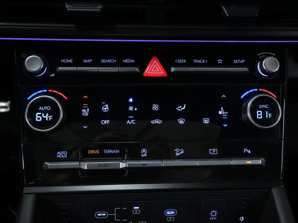 Hyundai Santa Fe V (MX5) с пробегом 2023 года, цена 4 690 000 рублей, 42000 км, внедорожник, Автокод Объявления
