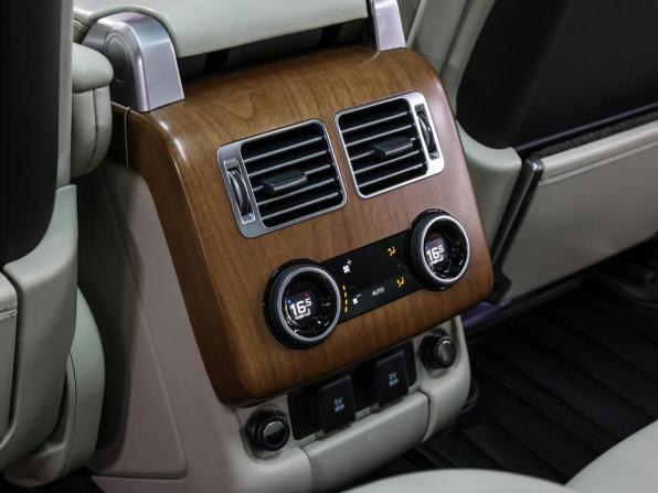 Land Rover Range Rover IV Рестайлинг с пробегом 2018 года, цена 7 500 000 рублей, 96523 км, внедорожник, Автокод Объявления
