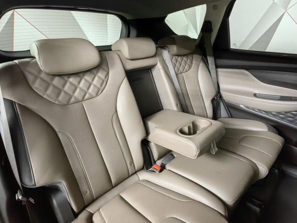 Hyundai Santa Fe IV Рестайлинг с пробегом 2022 года, цена 4 350 000 рублей, 44114 км, внедорожник, Автокод Объявления