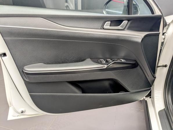 Kia K5 III с пробегом 2022 года, цена 2 425 000 рублей, 80484 км, седан, Автокод Объявления