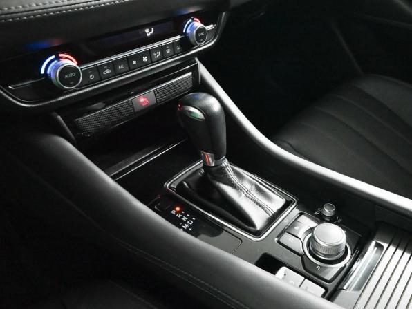 Mazda 6 III (GJ) Рестайлинг 2 с пробегом 2021 года, цена 2 700 000 рублей, 75400 км, седан, Автокод Объявления