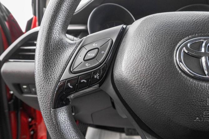 Toyota C-HR I Рестайлинг с пробегом 2020 года, цена 2 729 000 рублей, 35000 км, внедорожник, Автокод Объявления
