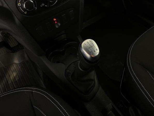 Renault Logan II Рестайлинг с пробегом 2022 года, цена 1 249 000 рублей, 41121 км, седан, Автокод Объявления