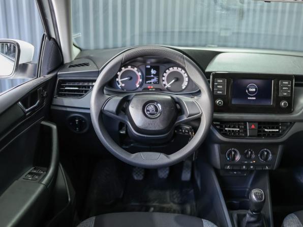 Skoda Rapid I Рестайлинг с пробегом 2020 года, цена 1 349 000 рублей, 63896 км, лифтбек, Автокод Объявления