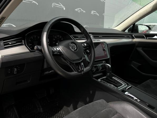 Volkswagen Passat B8 с пробегом 2019 года, цена 2 497 500 рублей, 55982 км, седан, Автокод Объявления