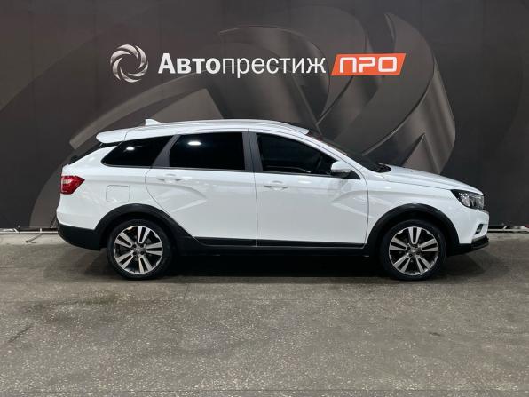 Lada (ВАЗ) Vesta I с пробегом 2021 года, цена 1 388 000 рублей, 42238 км, универсал, Автокод Объявления