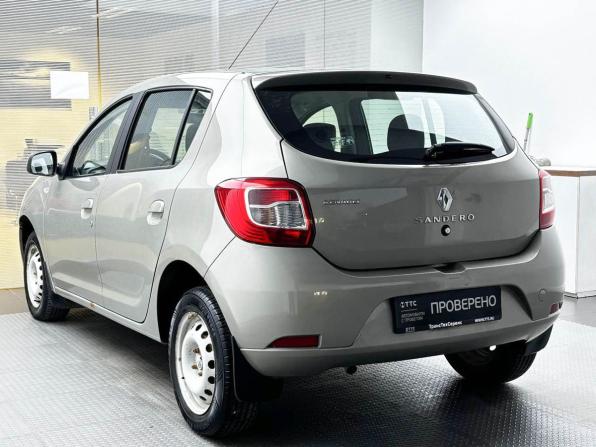 Renault Sandero II с пробегом 2015 года, цена 750 000 рублей, 89426 км, хэтчбек, Автокод Объявления