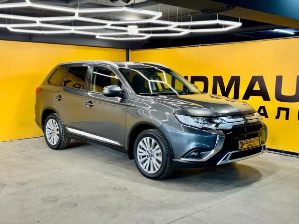 Mitsubishi Outlander III Рестайлинг 3 с пробегом 2019 года, цена 2 149 000 рублей, 108750 км, внедорожник, Автокод Объявления