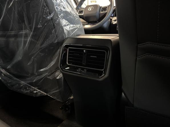 Toyota RAV4 VI (XA60) с пробегом 2026 года, цена 4 090 000 рублей, 36 км, внедорожник, Автокод Объявления