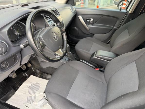 Renault Logan II с пробегом 2015 года, цена 350 000 рублей, 320000 км, седан, Автокод Объявления
