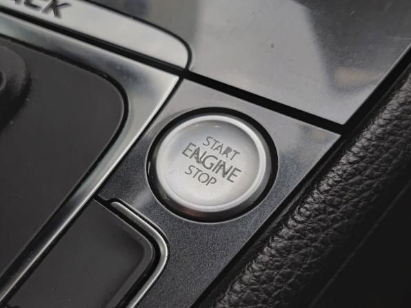 Volkswagen Golf VII Рестайлинг с пробегом 2017 года, цена 1 899 000 рублей, 83199 км, универсал, Автокод Объявления
