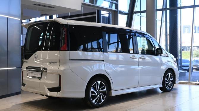 Honda Stepwgn V Рестайлинг с пробегом 2020 года, цена 2 295 000 рублей, 115000 км, минивэн, Автокод Объявления