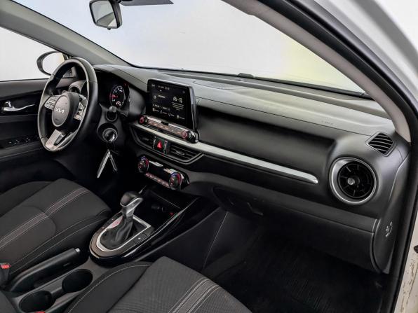 Kia Cerato IV Рестайлинг с пробегом 2022 года, цена 1 699 000 рублей, 131444 км, седан, Автокод Объявления