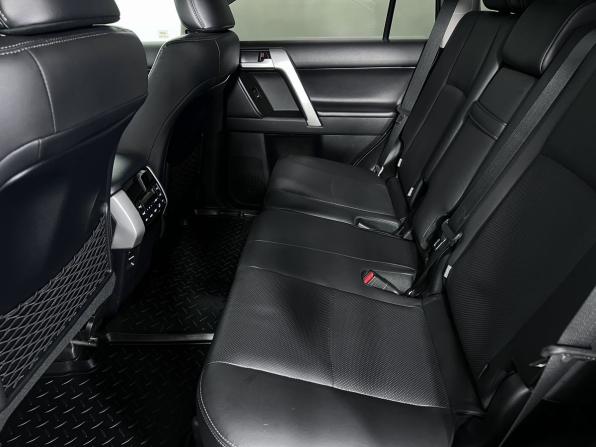 Toyota Land Cruiser Prado 150 Series Рестайлинг 2 с пробегом 2018 года, цена 5 220 000 рублей, 72000 км, внедорожник, Автокод Объявления
