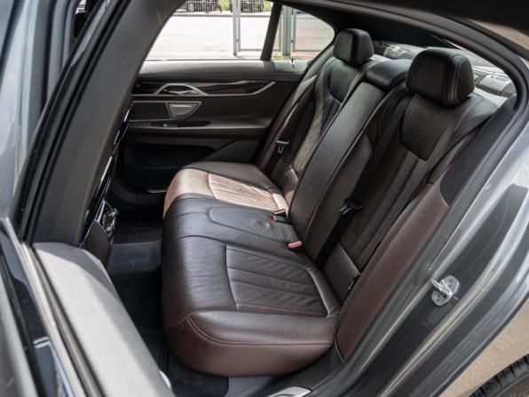 BMW 7 серии VI (G11/G12) с пробегом 2018 года, цена 4 350 000 рублей, 97857 км, седан, Автокод Объявления
